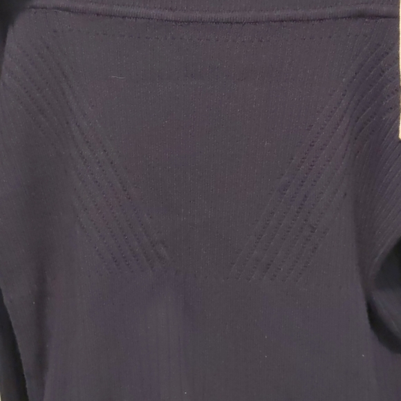 89th & Madison Navy Off the Shoulder Sweater - Picture 3 of 6